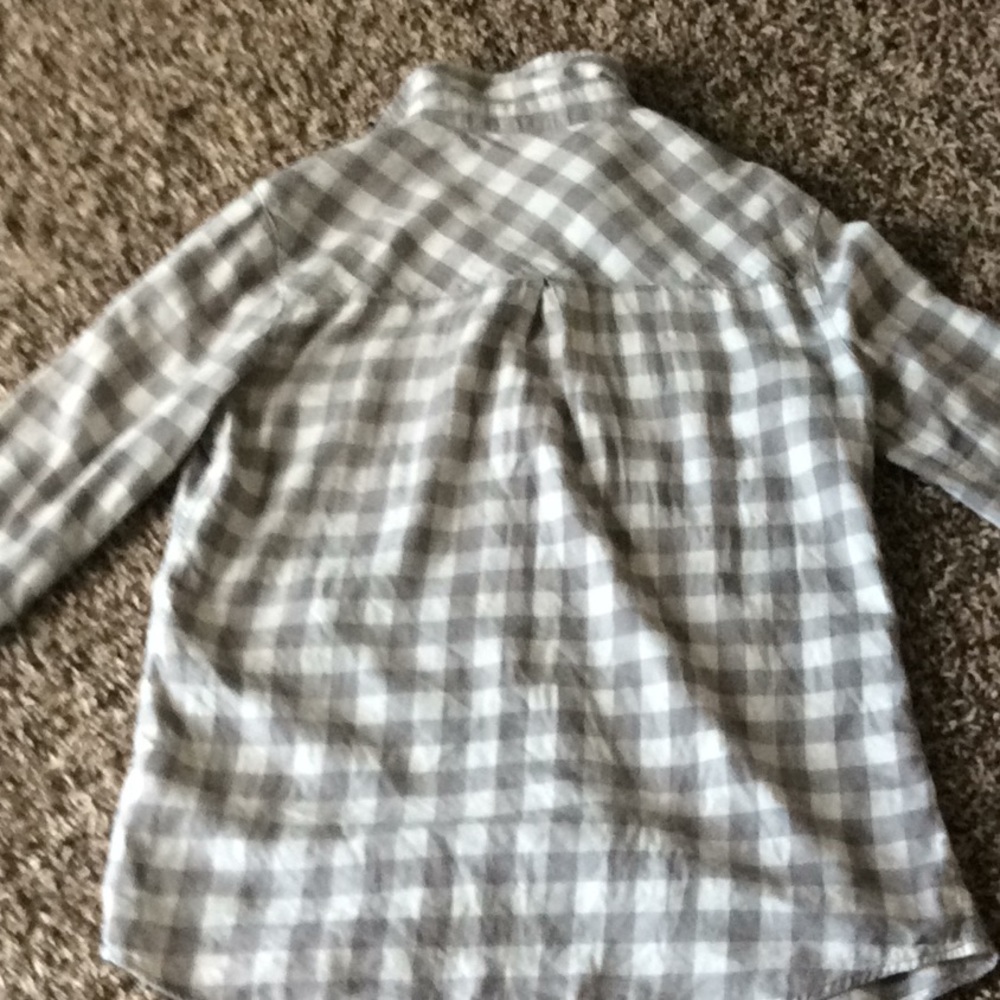 A long sleeve flannel - Picture 4 of 4